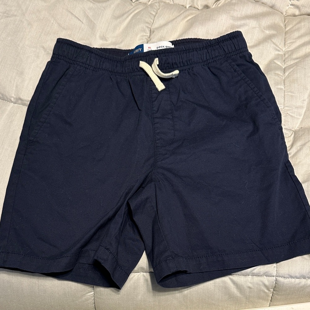 Navy  Shorts boys 14-16 nwot